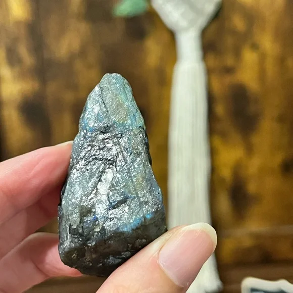 Raw Iridescent Labradorite Stone - Picture 3 of 3
